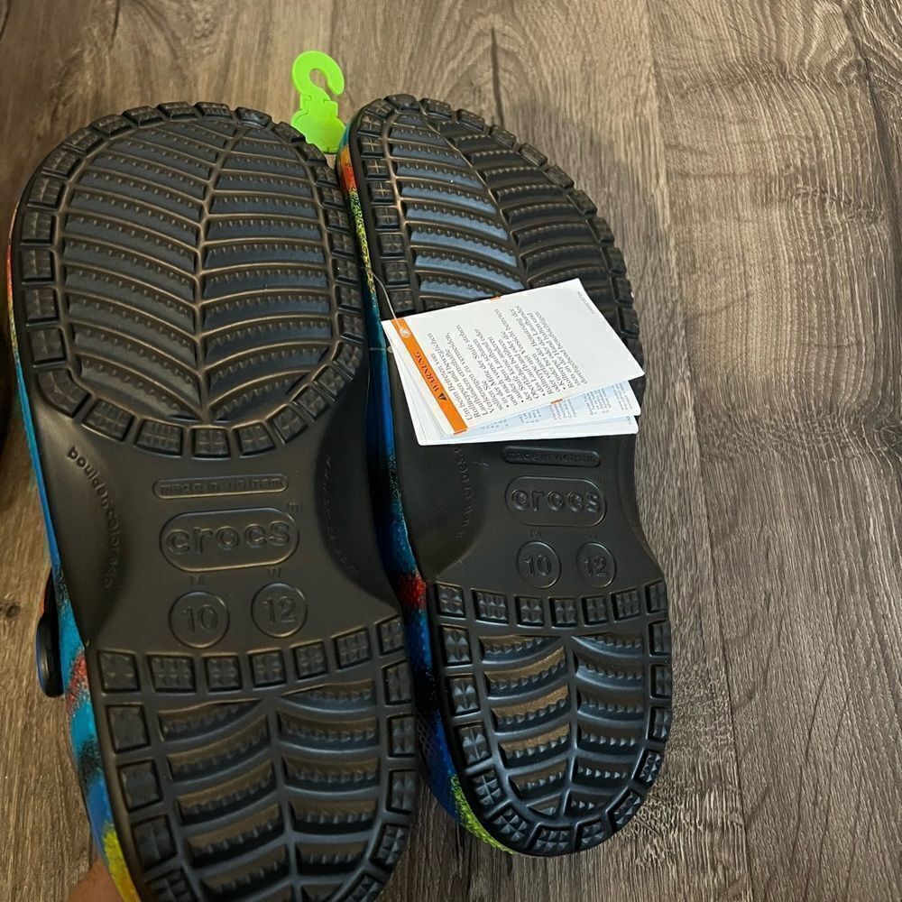 Crocs Kids' Classic Tie Dye Adult Clogs - Picture 5 of 5